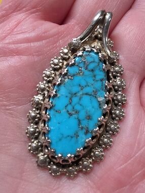 Vintage Navajo Sterling Silver Pendant w/ Kingman Spiderweb Turquoise Stone